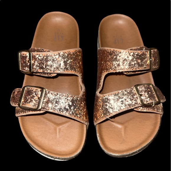 💛** 𝗚𝗔𝗣 𝗞𝗜𝗗𝗦** 𝗚𝗼𝗹𝗱-𝗚𝗹𝗶𝘁𝘁𝗲𝗿-𝗦𝗮𝗻𝗱𝗮𝗹𝘀... 𝗦𝗶𝘇𝗲 1 - Picture 3 of 5